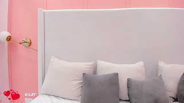 riley_dolly webcam