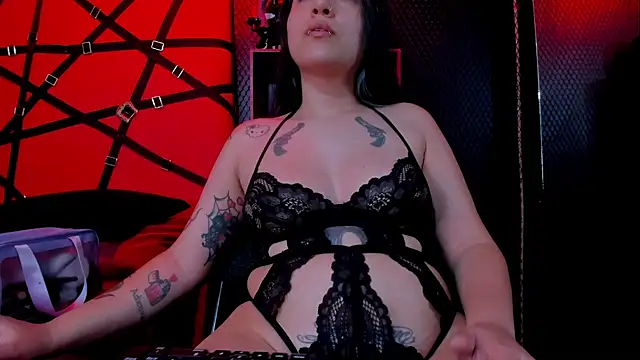 ScarletWais webcam