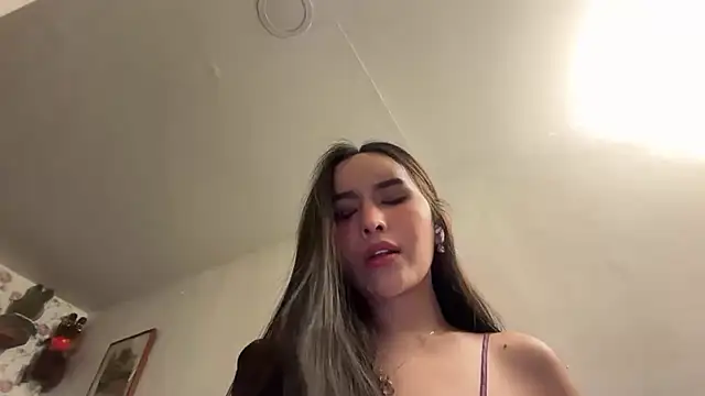 SensualSanya webcam