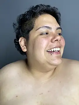 Hailey_Curvy webcam