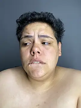Hailey_Curvy webcam