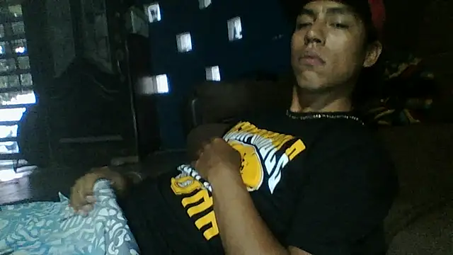AlexAlejandro13 webcam