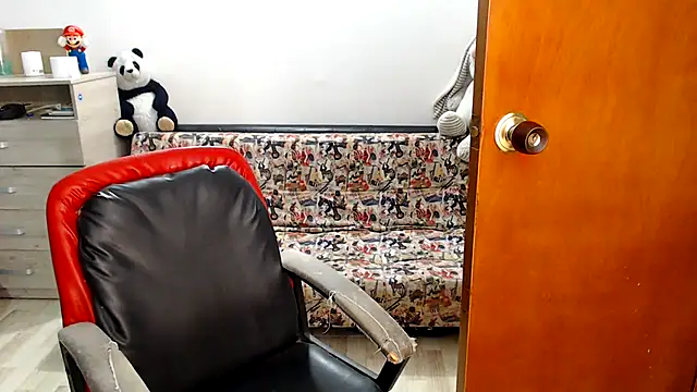 kylie_switch2 webcam