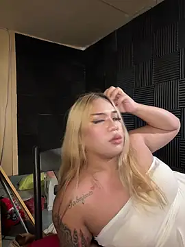 Bomb_Maddy webcam