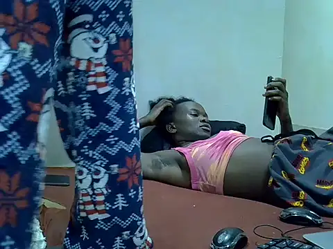 milky_gal_ebony webcam