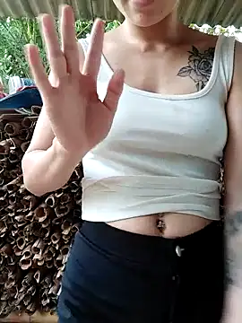 MiuMiu-Babyy webcam