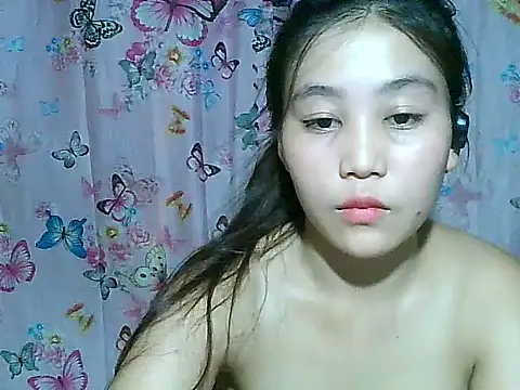 SexyAsianPussy4u live cam on StripChat