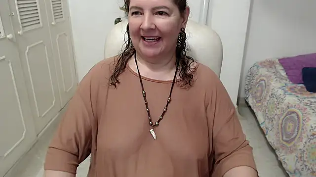 leonela_69 webcam
