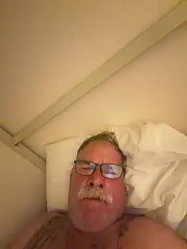 Caesar_Baxter webcam