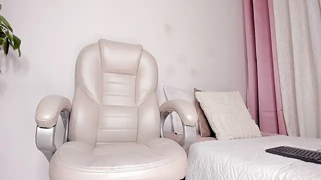 ReynaLuxe webcam