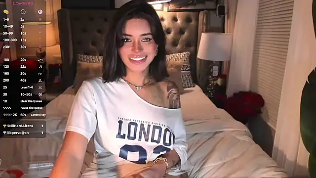 ParisianDoll webcam