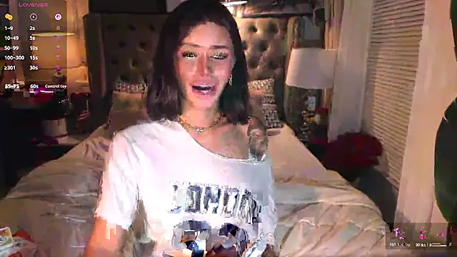 ParisianDoll webcam