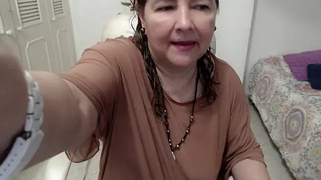 leonela_69 webcam