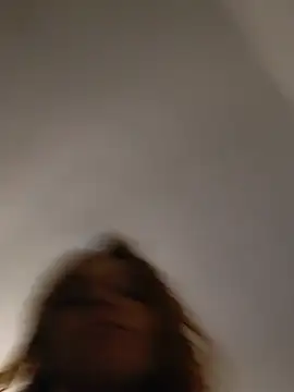Bellaa25 webcam