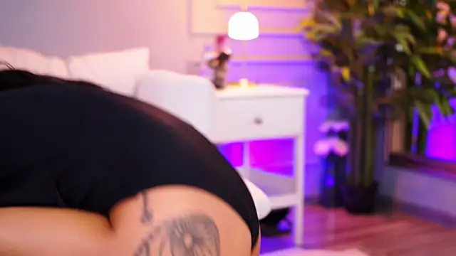 EllyLynne webcam