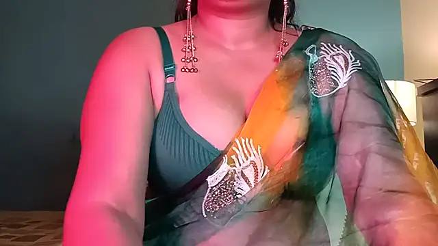 YourDesi_Laila_ webcam