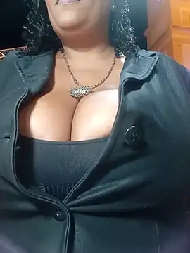 Maliaebonyfetish webcam