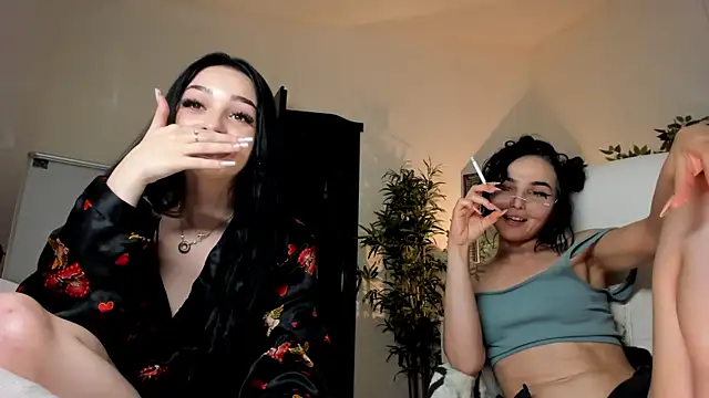 babygang_sidequests webcam