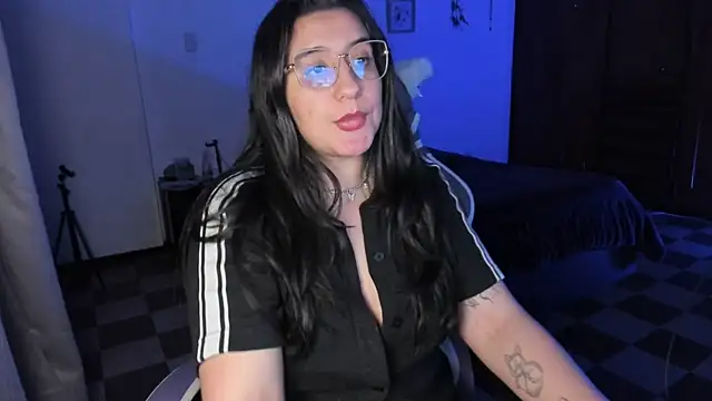 tellmemaddie live cam on StripChat