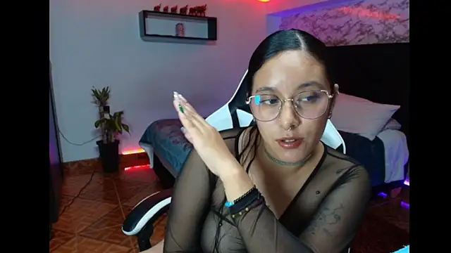 Camila_IRoose webcam