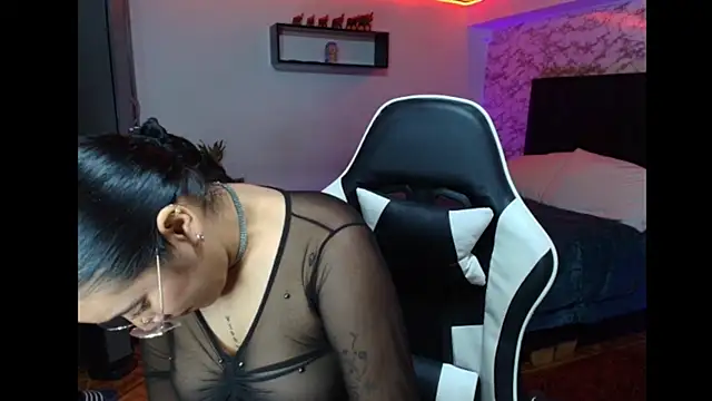 Camila_IRoose webcam
