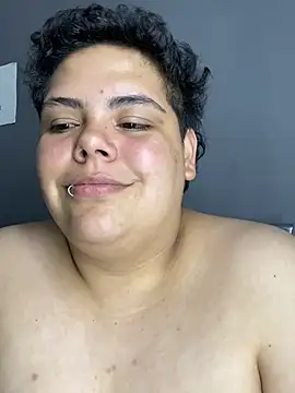 Hailey_Curvy webcam