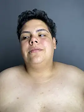 Hailey_Curvy webcam