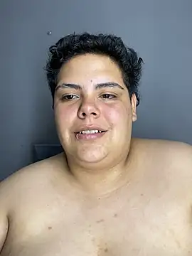 Hailey_Curvy webcam