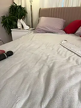 LillyNatty18 live cam on StripChat
