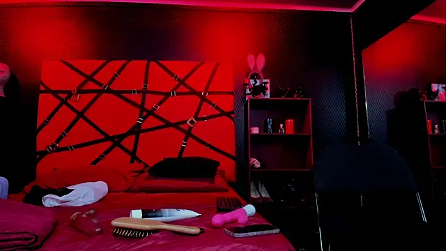 ScarletWais webcam