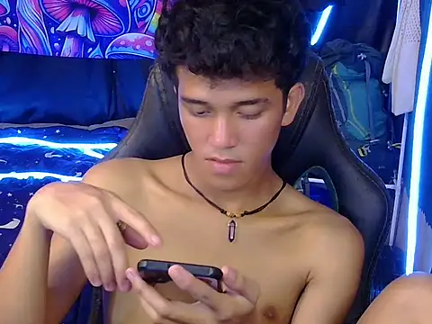 hugekenbigcock webcam