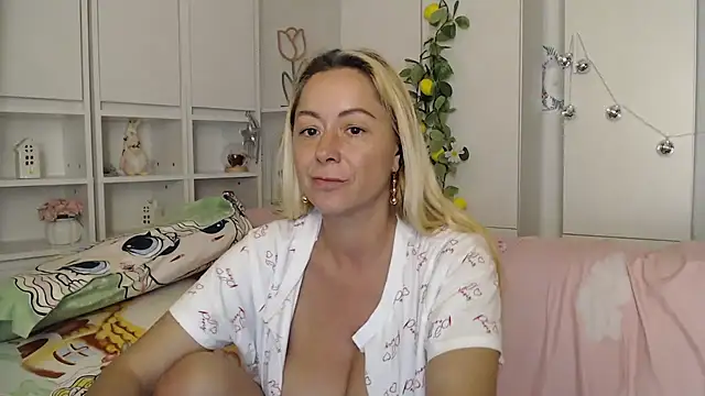_karolynesyera_ webcam