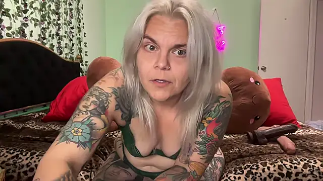 CherryBombBomb webcam