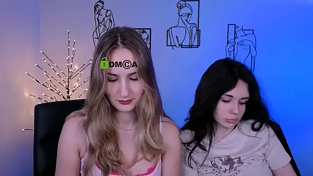 riley_sanders webcam