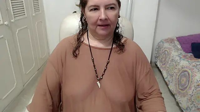 leonela_69 webcam
