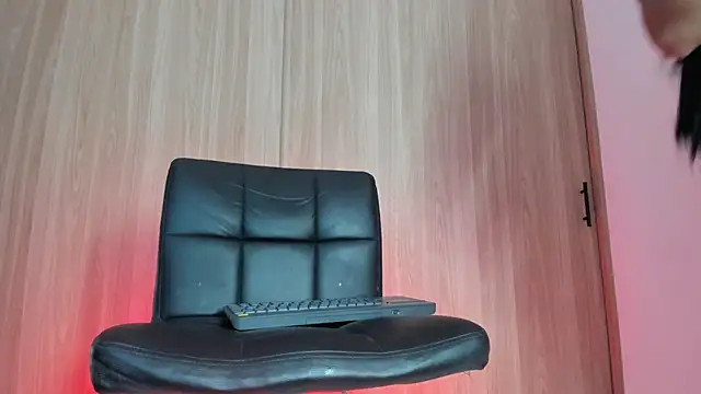 Menthonix - Trans webcam sex chat