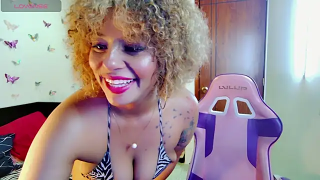 Naasha_ webcam
