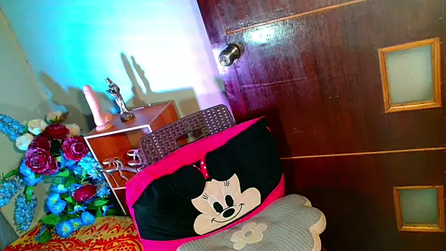 baby_kiraxx webcam