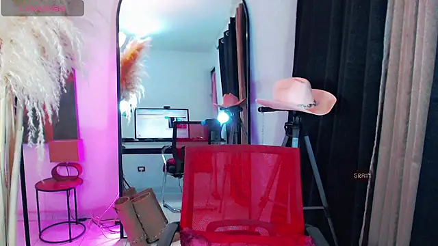 dark_sailent live cam on StripChat