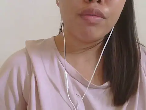 ChubbyButty live cam on StripChat