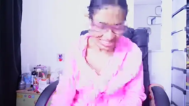 Aries_Mature webcam