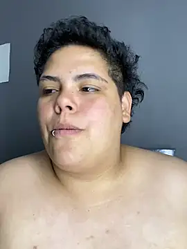 Hailey_Curvy webcam