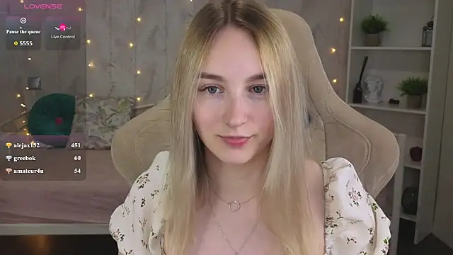 Shy_Polly webcam