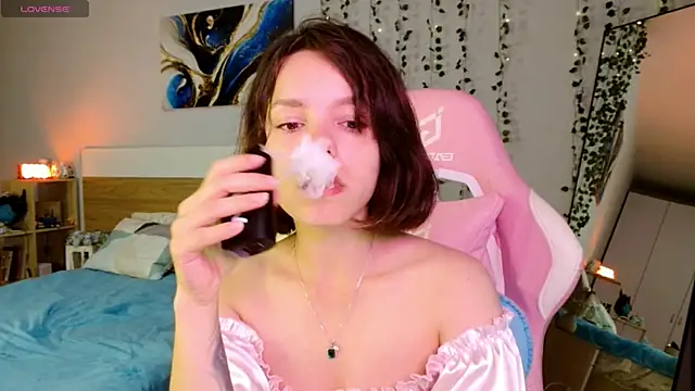 Maya_Campbell webcam