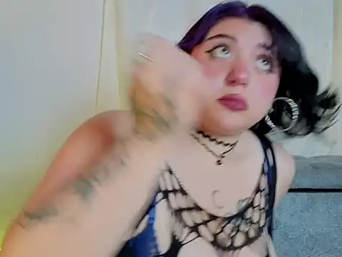 Blueberry_gothic webcam
