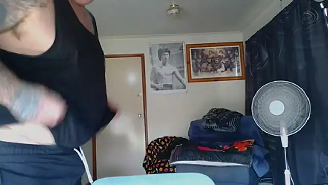 KINKYBLUEYES69 webcam