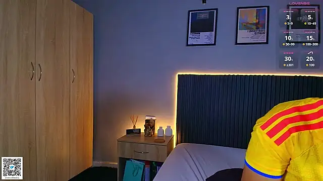 Leo_Savage_ webcam