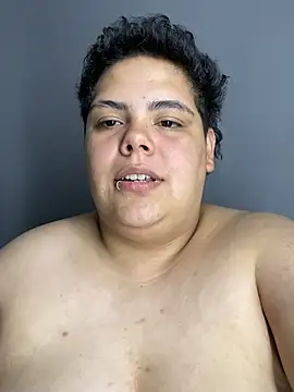 Hailey_Curvy webcam