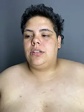 Hailey_Curvy webcam