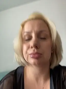 Avery_Wilson webcam